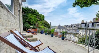 4 Bed in Ilfracombe (oc-autumn)
