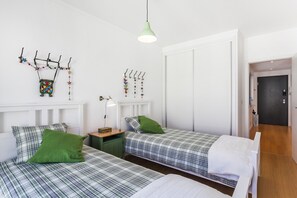 2 chambres, fer et planche à repasser, Wi-Fi gratuit, draps fournis