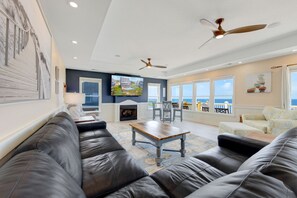 Smart-TV, videospill, DVD-spiller og fotballspill