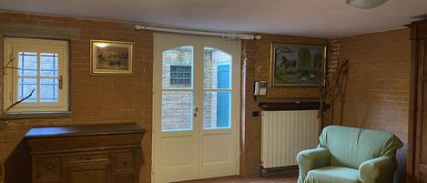 TV, fireplace, DVD player, stereo