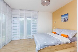 3 bedrooms, WiFi, bed sheets