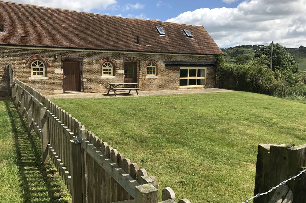 A three bedroom, two bathroom that sleeps 6 guests in 3 bedrooms