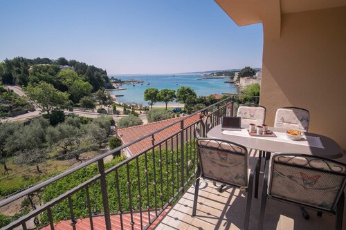 Apartment IVA with a sea view