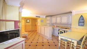 Fridge, oven, dishwasher, toaster