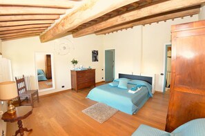 4 Schlafzimmer, Bügeleisen/Bügelbrett, Reisekinderbett, kostenloses WLAN