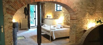 Country House / Farm House in Vicopelago with 4 bedrooms sleeps 9