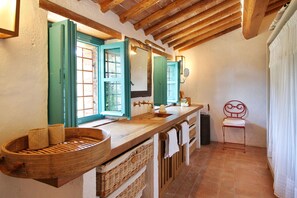 Vasca, asciugacapelli, bidet