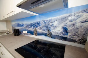 Kühlschrank, Mikrowelle, Ofen, Geschirrspüler