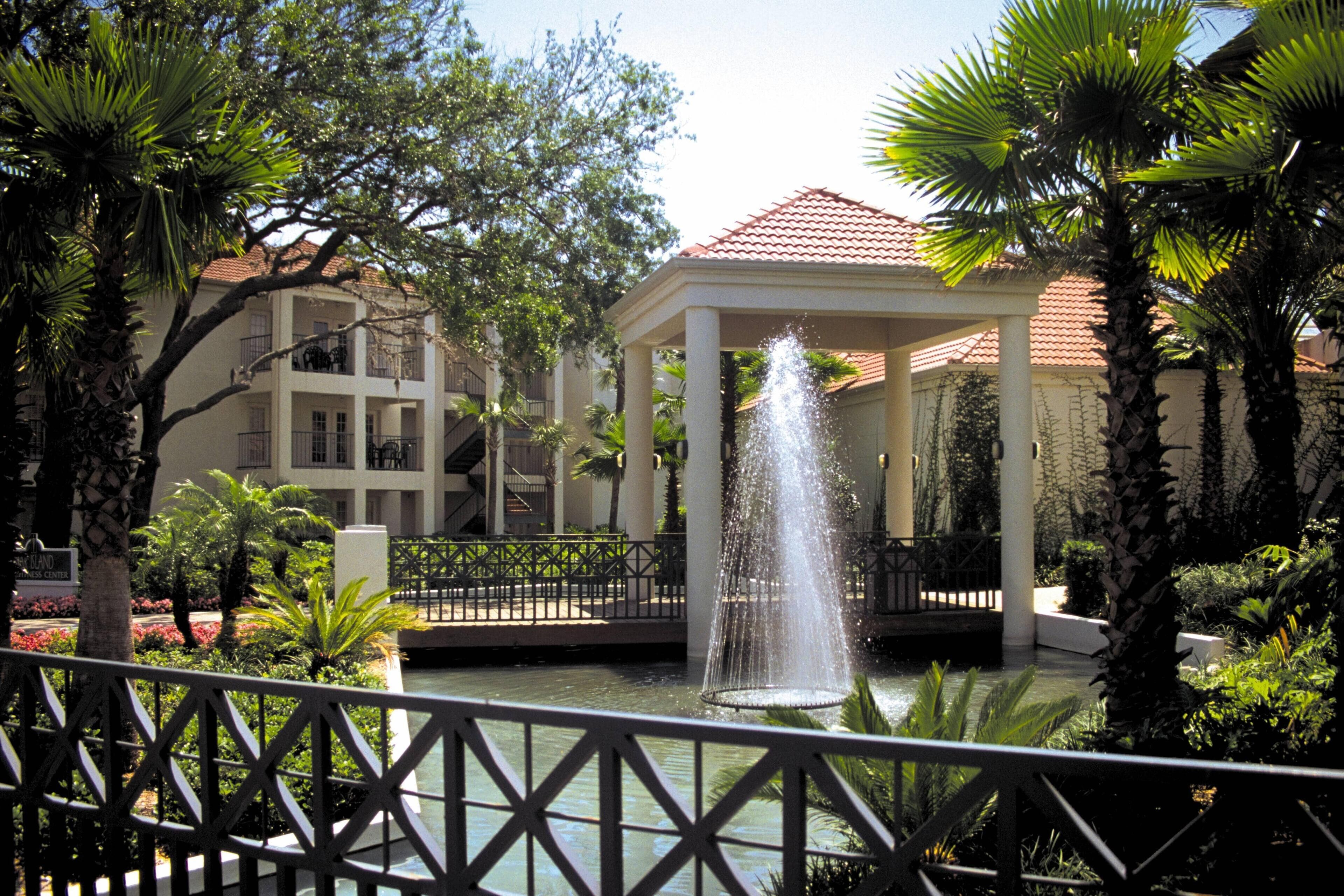 Orlando, FL: 1BR 4 Miles from Disney w/Whirlpool Tub, Resort Pool, WiFi & More!