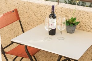 Unclassified image, 5 of 24, button - Mamad Charming Bauhaus 1BR w/ Balcony & City Views (Tel Aviv-Yafo)