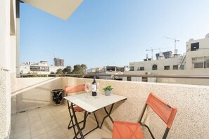 Unclassified image, 2 of 24, button - Mamad Charming Bauhaus 1BR w/ Balcony & City Views (Tel Aviv-Yafo)