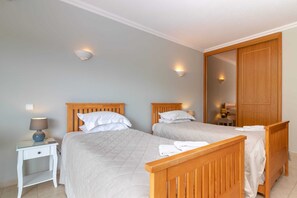 3 bedrooms, iron/ironing board, WiFi, bed sheets - Parque nº 11 - Comfortable Duplex Apartment (Ferragudo)