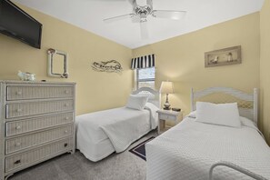 2 chambres, fer et planche à repasser, Wi-Fi gratuit, draps fournis