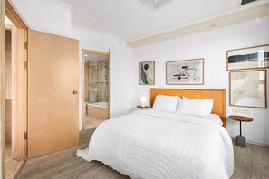 1 bedroom, iron/ironing board, free WiFi - Stylish Apt w Skyline View Balcony By Sea N' Rent (Tel Aviv-Yafo)