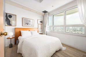 1 bedroom, iron/ironing board, free WiFi - Stylish Apt w Skyline View Balcony By Sea N' Rent (Tel Aviv-Yafo)