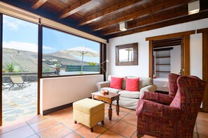 TV - Casa Amaia II, rural escape within wineries Lanzarote (Masdache)