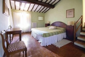 5 bedrooms, bed sheets