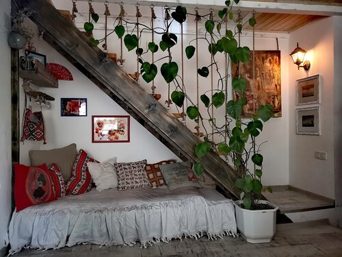 Helen and David's apartment,, Bird's nest"