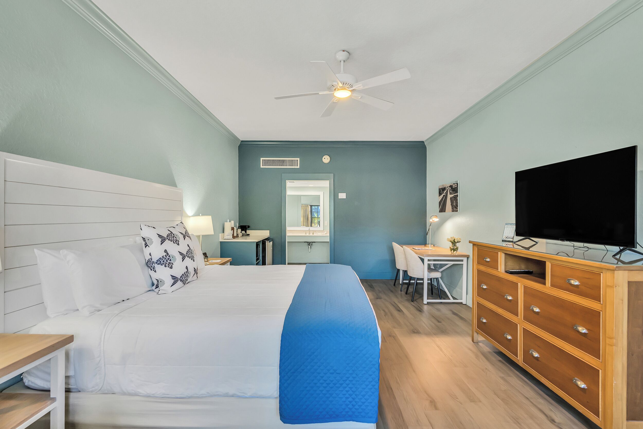 1 bedroom, desk, iron/ironing board, WiFi (free)