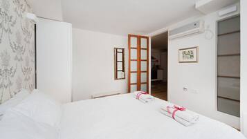 1 bedroom, iron/ironing board, free WiFi