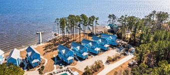 Neuse Village #5 - Quaint, tranquil cottage with pool & amazing views