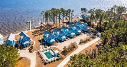 Neuse Village #5 - Quaint, tranquil cottage with pool & amazing views
