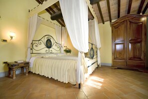 5 Schlafzimmer, Bügeleisen/Bügelbrett, Reisekinderbett, kostenloses WLAN