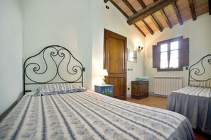 5 Schlafzimmer, Bügeleisen/Bügelbrett, Reisekinderbett, kostenloses WLAN