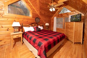 2 bedrooms, iron/ironing board, free WiFi, bed sheets - Private Cabin, Hot Tub, Pool Table, Walking Distance to Fishing Pond (Sevierville)
