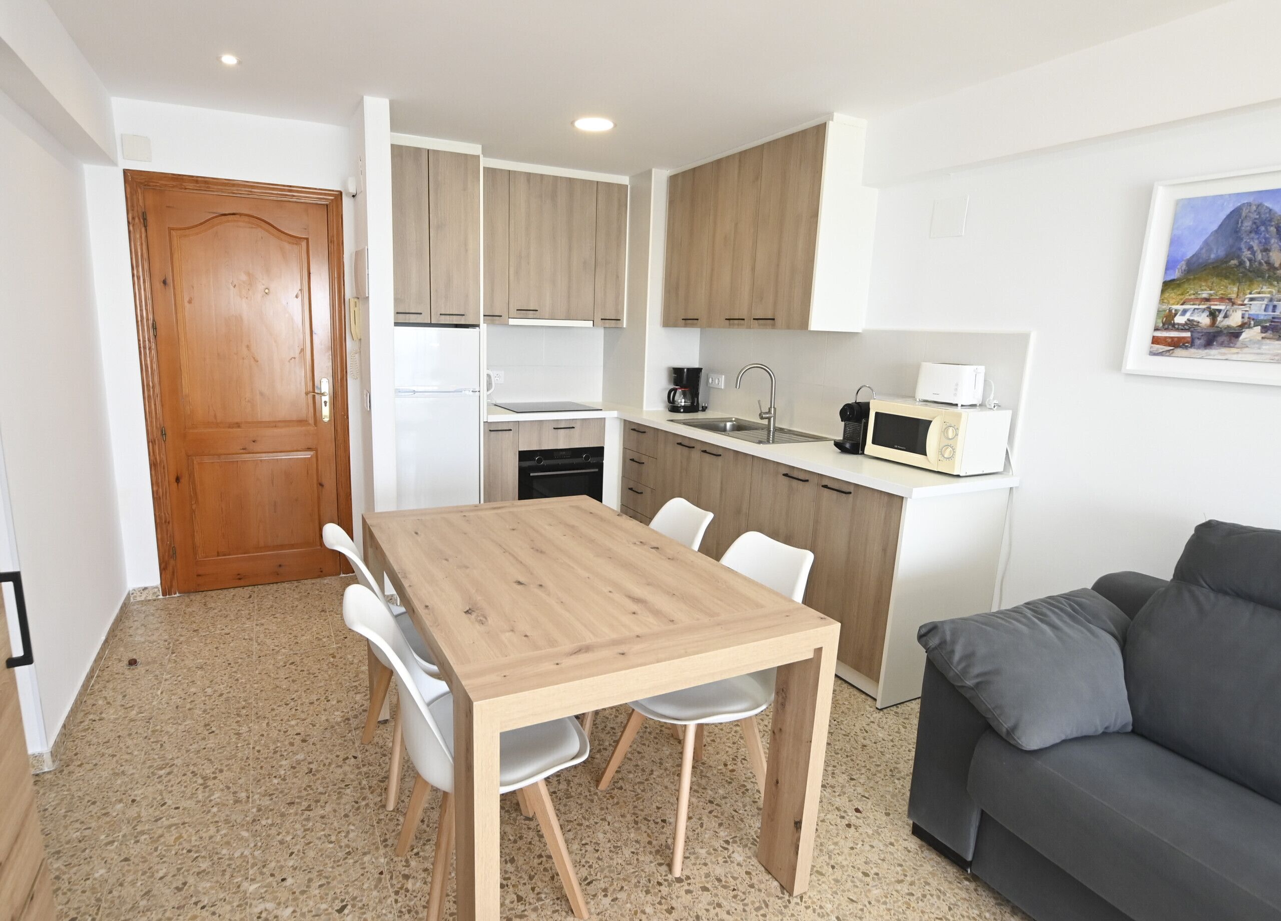 Fridge, microwave, coffee/tea maker, electric kettle