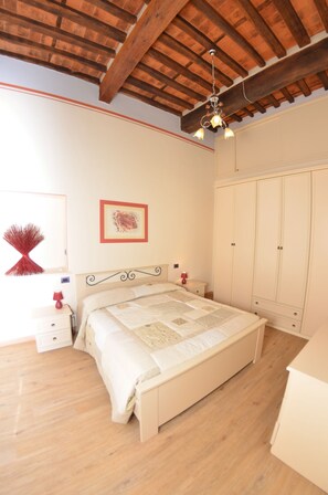 1 bedroom, travel crib, free WiFi