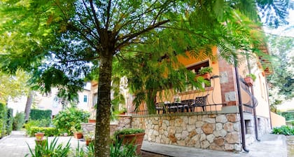 Villa in Cascine-la Croce with 3 bedrooms sleeps 10