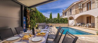 Semesterhus i Linardici, Island Krk, Croatia med privat bassÀng för 10 personer