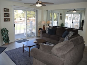 Living area - 27 Hole Golf Course, 1 Bedroom, 1 Bathroom, Golf Course View(1607M) (Calabash)