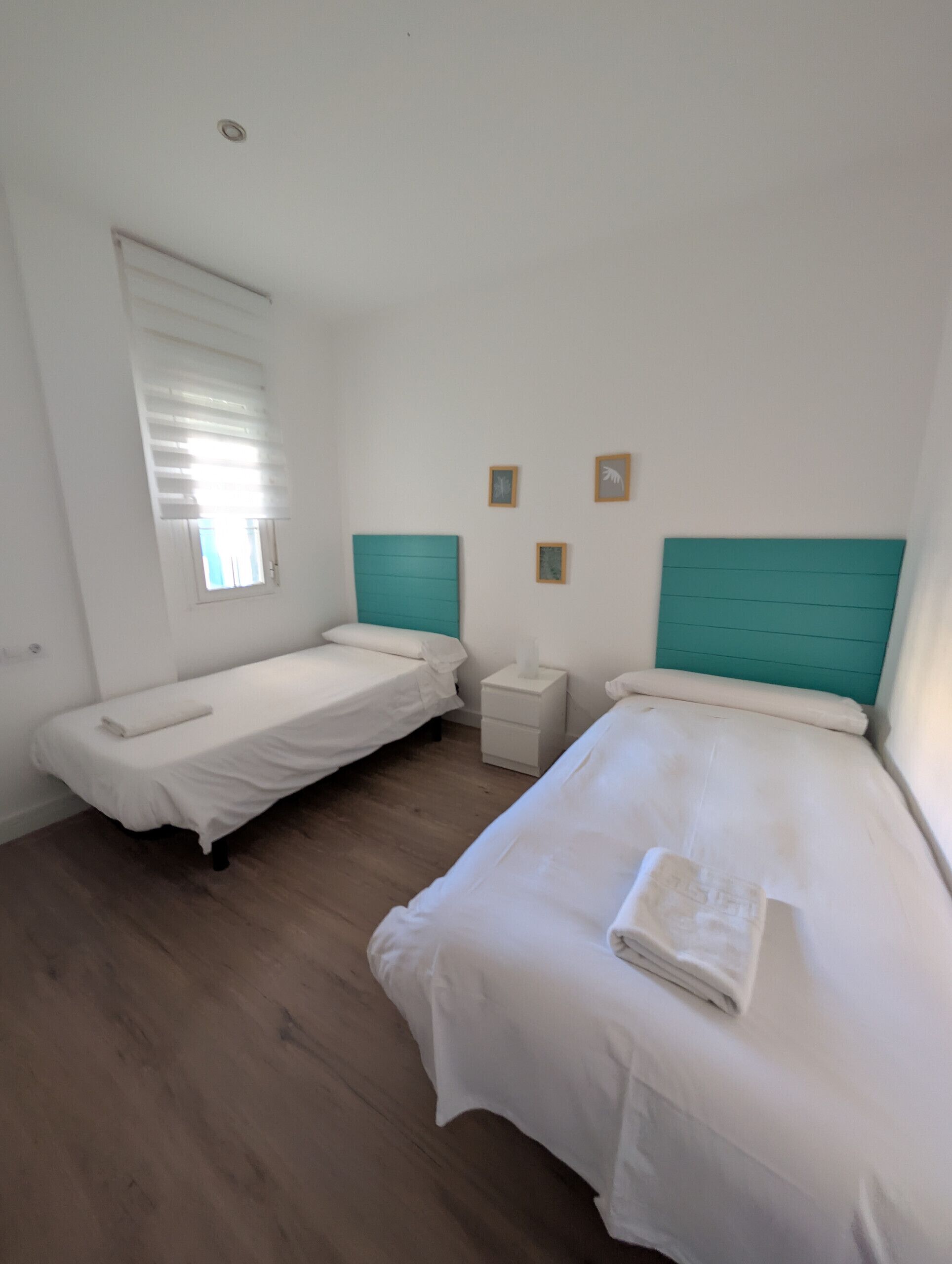 2 bedrooms, iron/ironing board, bed sheets