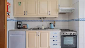 Kühlschrank, Mikrowelle, Ofen, Geschirrspüler