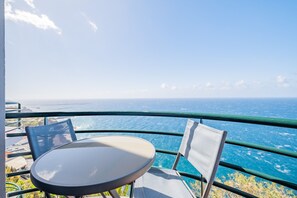 Outdoor dining - Sea View - By Wehost (Câmara de Lobos)