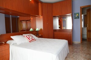 3 chambres, fer et planche à repasser, draps fournis