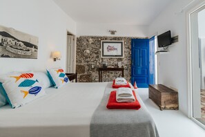 1 bedroom, in-room safe, iron/ironing board, free WiFi