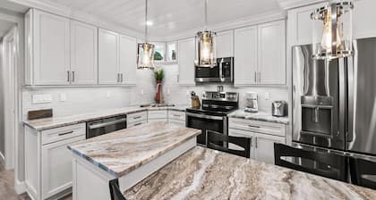 Newly Renovated Dockside 2 bed, 2 bath at Sanibel Moorings #1311