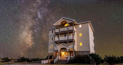 Sunrise, Sunset, Repeat: Oceanview in Salvo w/ Pool, Hot Tub, Elevator, Tiki Bar