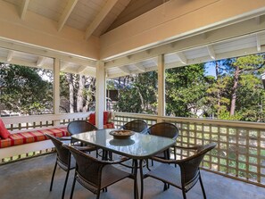 Outdoor dining - 2 BR with a Loft and Beach Service in Private Resort Community (Miramar Beach)
