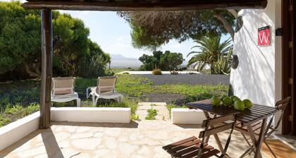 Casa Los Divisos, small cozy cottage in La Villa de Teguise