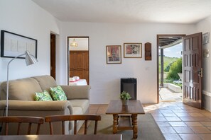 TV - Casa Los Divisos, small cozy cottage in La Villa de Teguise (Teguise)