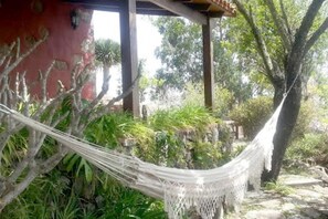 Property grounds - Enchanting 2-Bedroom Canarian House with Private Pool in Fontanales, M (Carretera Moya Palmital)