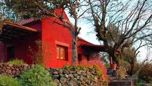 Exterior - Enchanting 2-Bedroom Canarian House with Private Pool in Fontanales, M (Carretera Moya Palmital)