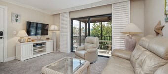 Cozy Garden View 1 bedroom, 1 bath at Sanibel Moorings Resort #922