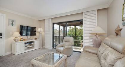 Cozy Garden View 1 bedroom, 1 bath at Sanibel Moorings Resort #922