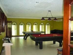 Games room - Come Taste Jamaica (Kingston)