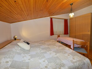 1 bedroom, free WiFi, bed sheets - Room Ana Finida in Poreč, Istria (Porec)